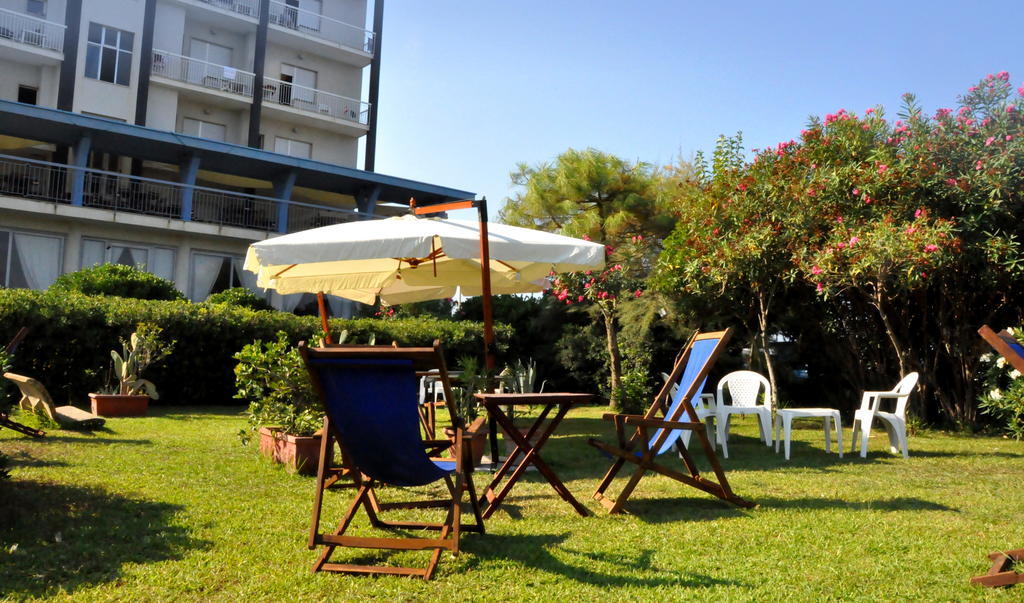Albergo Riviera Spineta Battipaglia Exterior photo