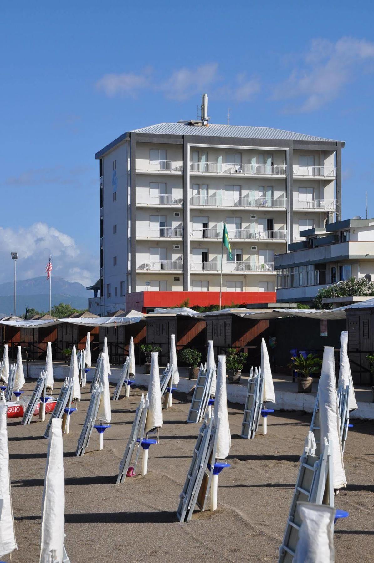 Albergo Riviera Spineta Battipaglia Exterior photo